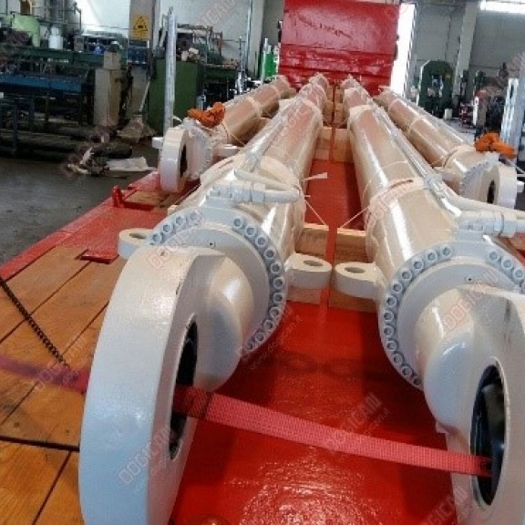 Hydraulikzylinder für Hafenkräne und Container- und Schüttgutentlader